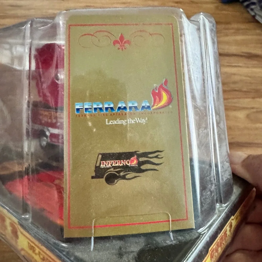 Code 3 Collectibles‎ Ferrara Inferno Fire Engine Limited Edition Die-Cast 1/64